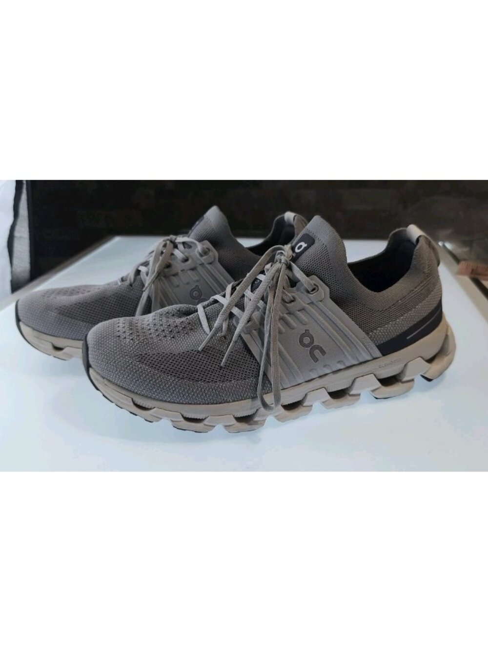 On Running Cloudswift Men's 10.5 Rock Slate CloudTec Running Sneaker Pre-Owned